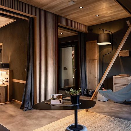 Le Studio Des Pres Verts Suite Design Avec Jacuzzi Privatif Jouey ภายนอก รูปภาพ